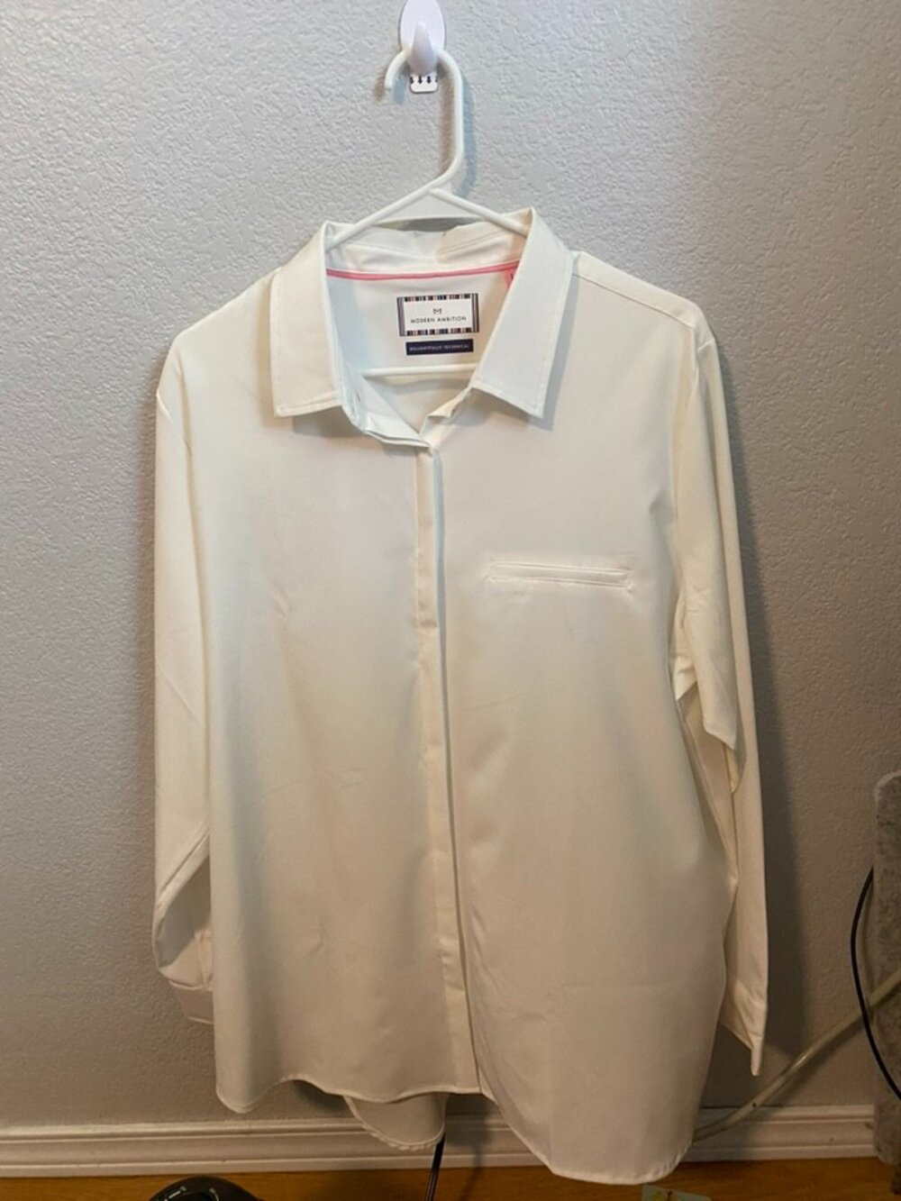 Modern Ambition Women's Travel Shirt , White Size XL NWT